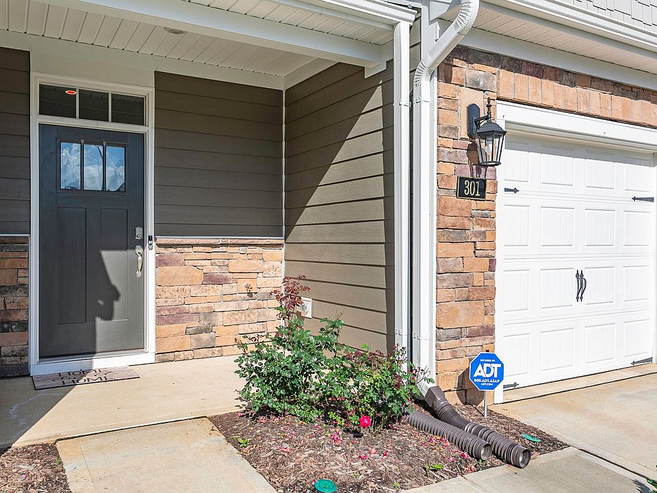 1st image of 301 Brightleaf Rd