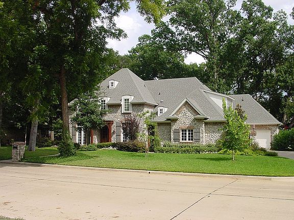 3rd image of 6008 Forest River Dr