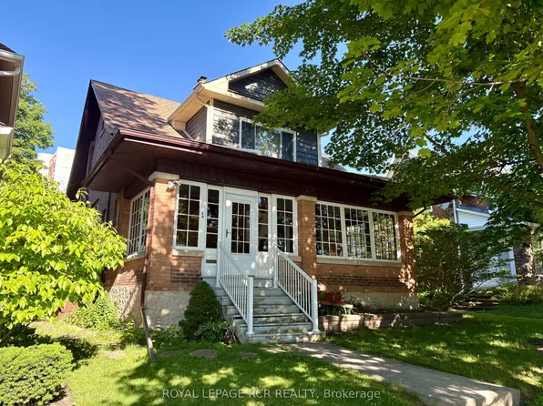 42 1st St, Orangeville, ON L9W 2E2