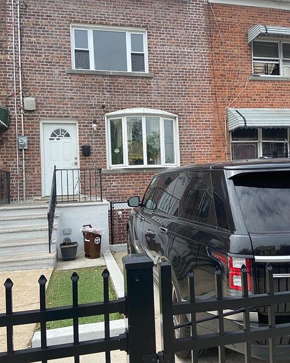 1st image of 1114 E 213th St