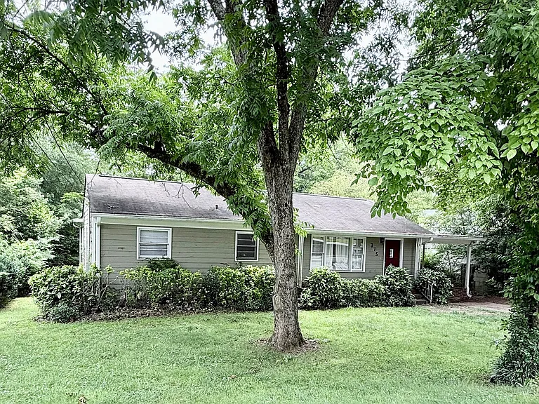 375 Talmadge Dr — Photo 2