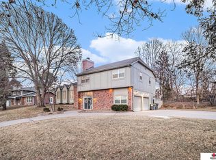 2300 Heather Ln, Lincoln, NE 68512