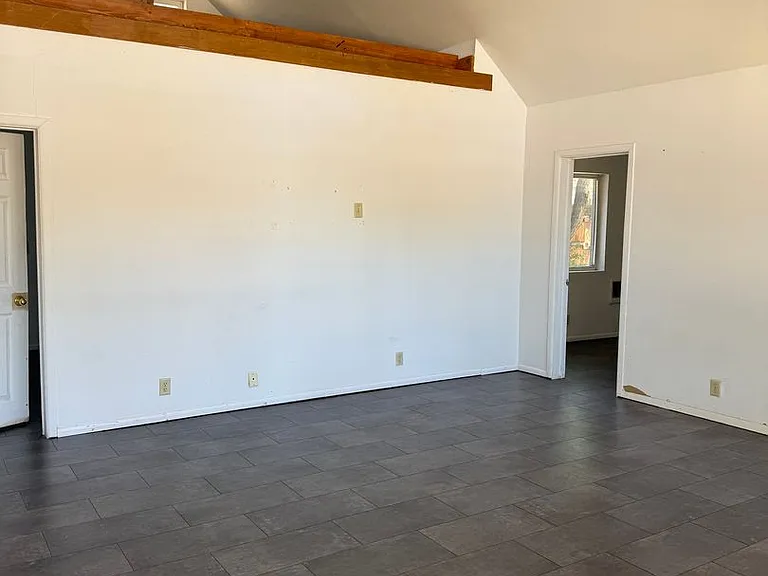 145 S Madison St — Photo 2
