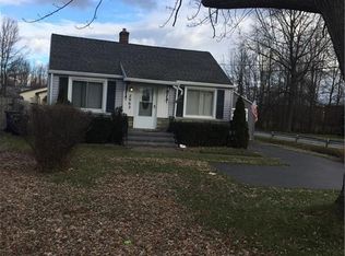 2962 Lyell Rd, Rochester, NY 14606