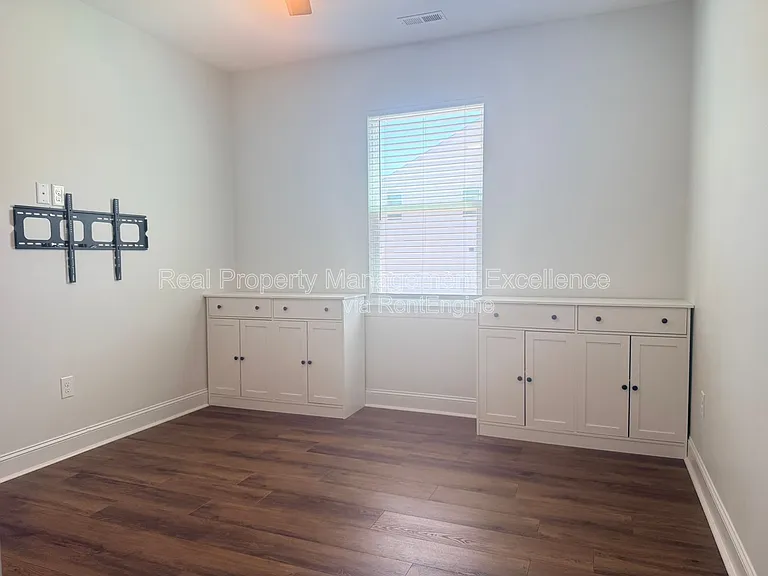 16 Clear Creek Cir — Photo 26