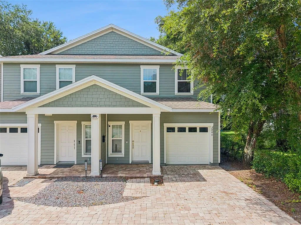 3 bed, 2.5 bath, 1755 sqft, $3,000 — Photo 1