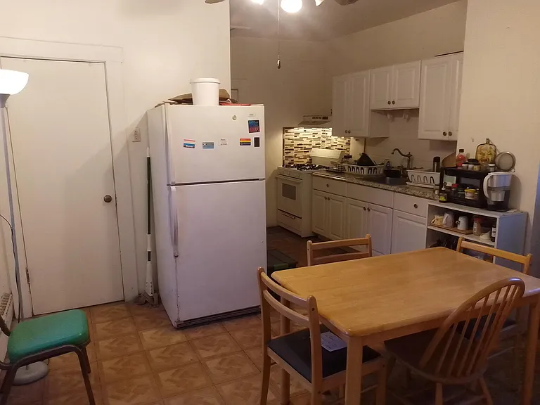 154 Webster Ave #3B — Photo 2