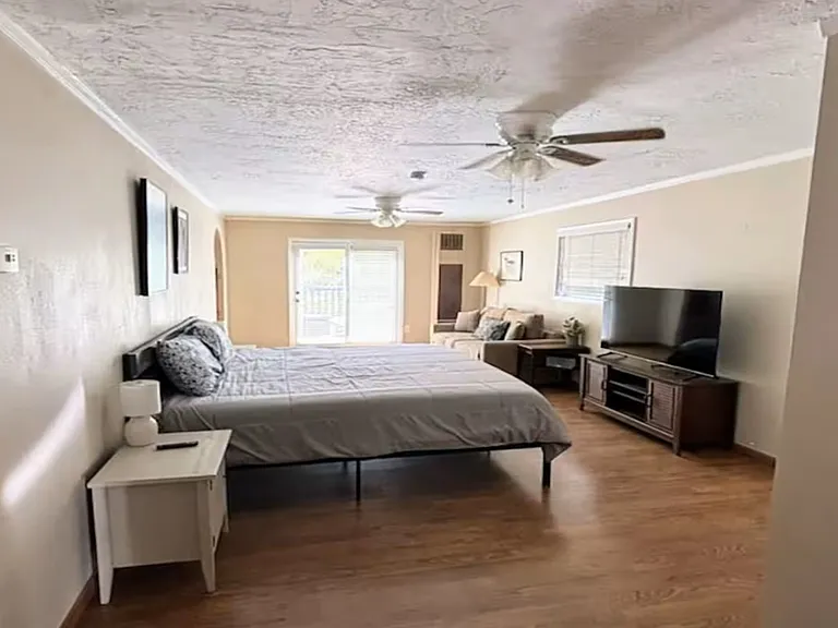 343 Mooney Blvd — Photo 2