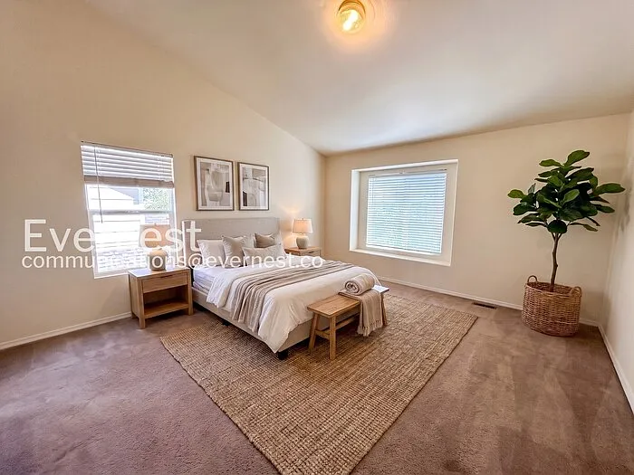 3 bed, 2.5 bath, 1422 sqft, $2,250 — Photo 3