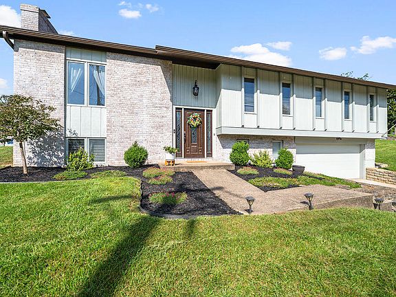 2nd image of 565 Kinsella Dr