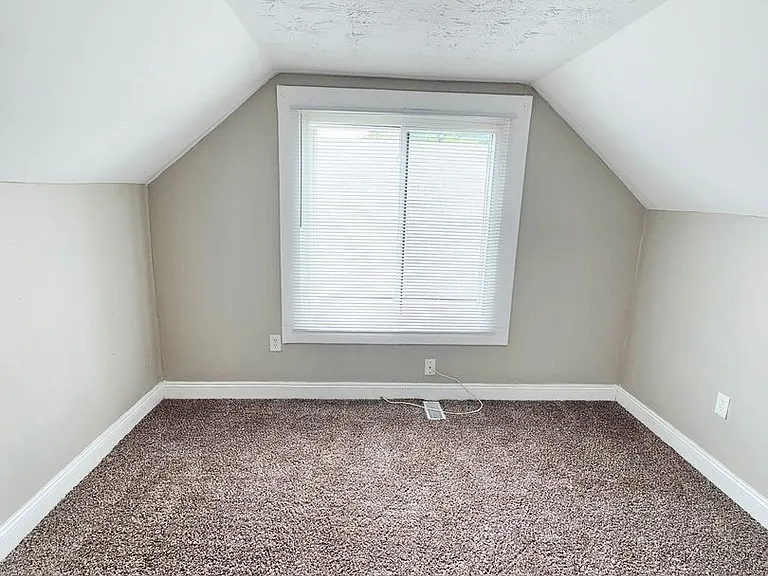 1191 Duxberry Ave — Photo 8