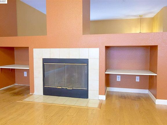 3rd image of 524 Kekuanaoa St