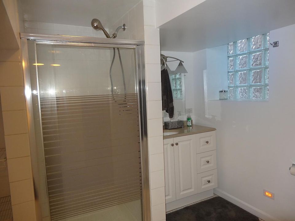 1st image of 2510 W Ainslie St #Garden