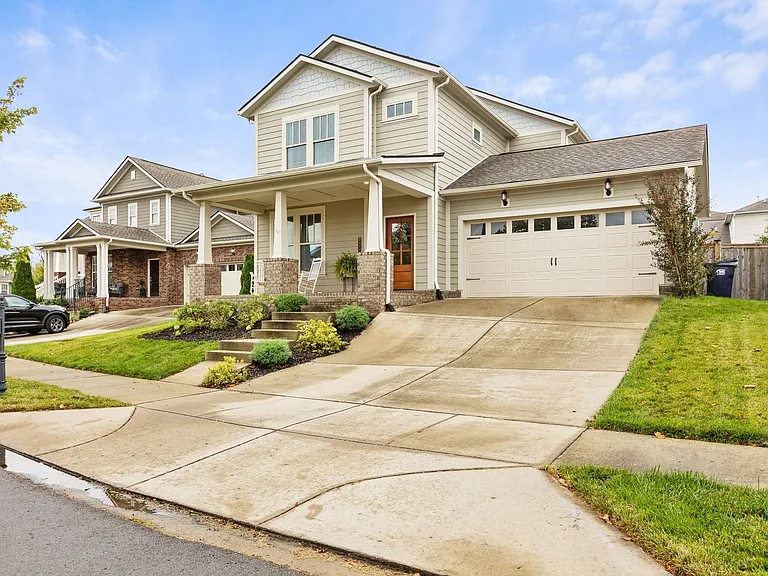3334 Vinemont Dr — Photo 3