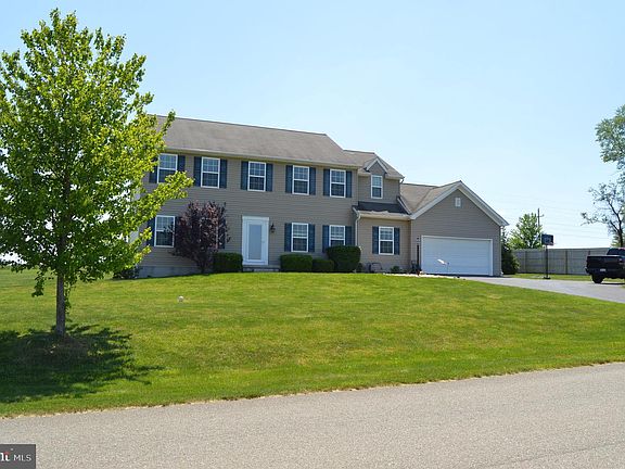 2nd image of 109 Buttercup Dr