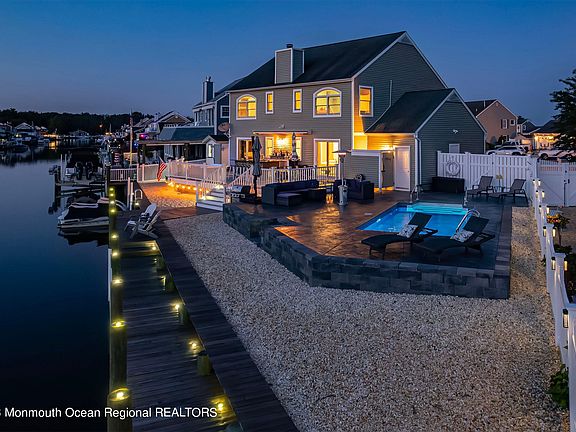 4th image of 96 Windjammer Court