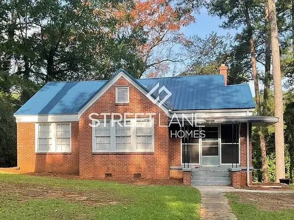 1207 5th Ave, West Point, GA 31833