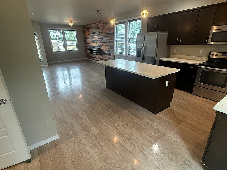 2310 Orchard St W — Photo 5