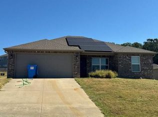 146 Worley St, Huntsville, AR 72740