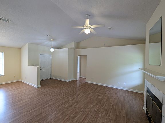 4th image of 319 Austin Ave