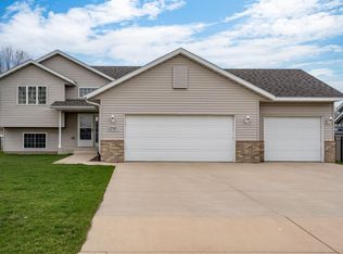 1290 Esther Ln SE, Owatonna, MN 55060
