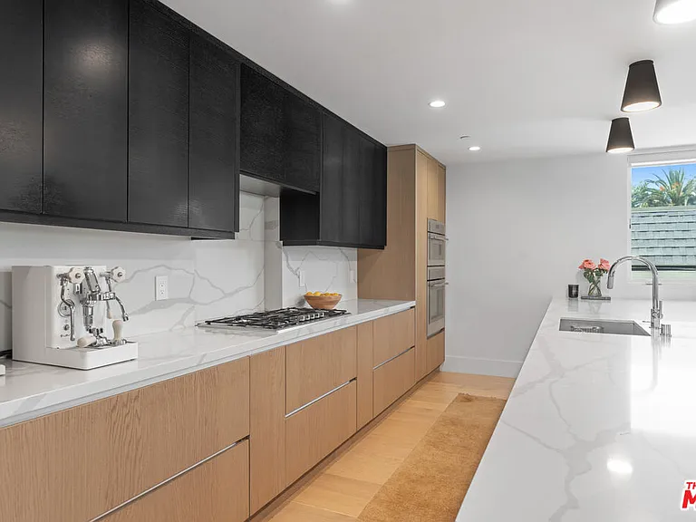 656 California Ave — Photo 14