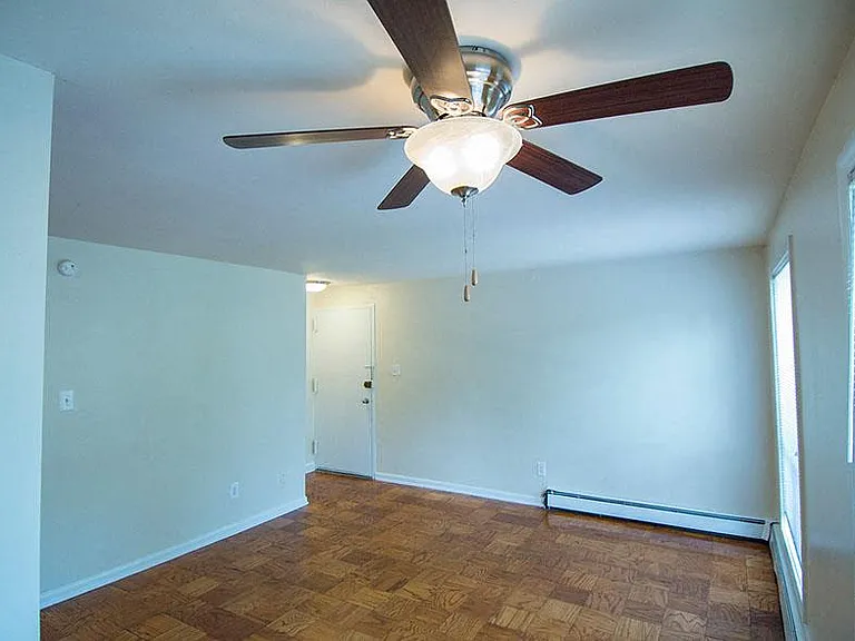 Dore Apartments — Photo 25