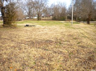 1416 S Hobson St, Harrisburg, IL 62946