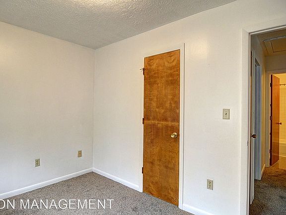 5th image of 827 Jessie St