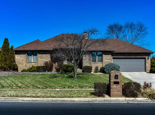 875 E Nottingham Ln, Springfield, MO 65810