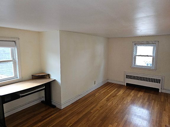 4th image of 5 Hobart Ave