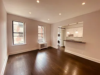 Rented by Metropolis Real Estate of Manhattan
