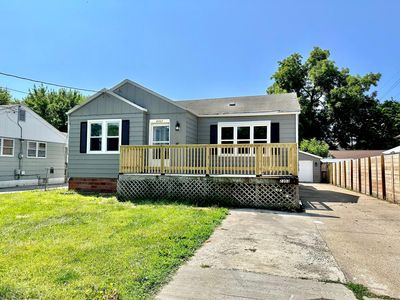 2303 Maple St, Des Moines, IA, 50317