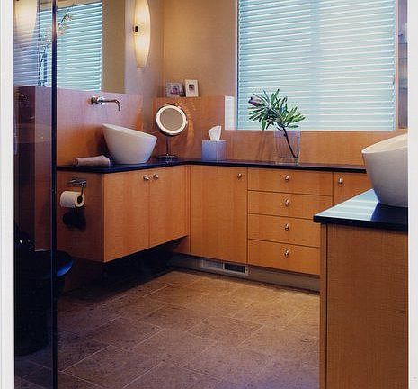 Master bath - man's side