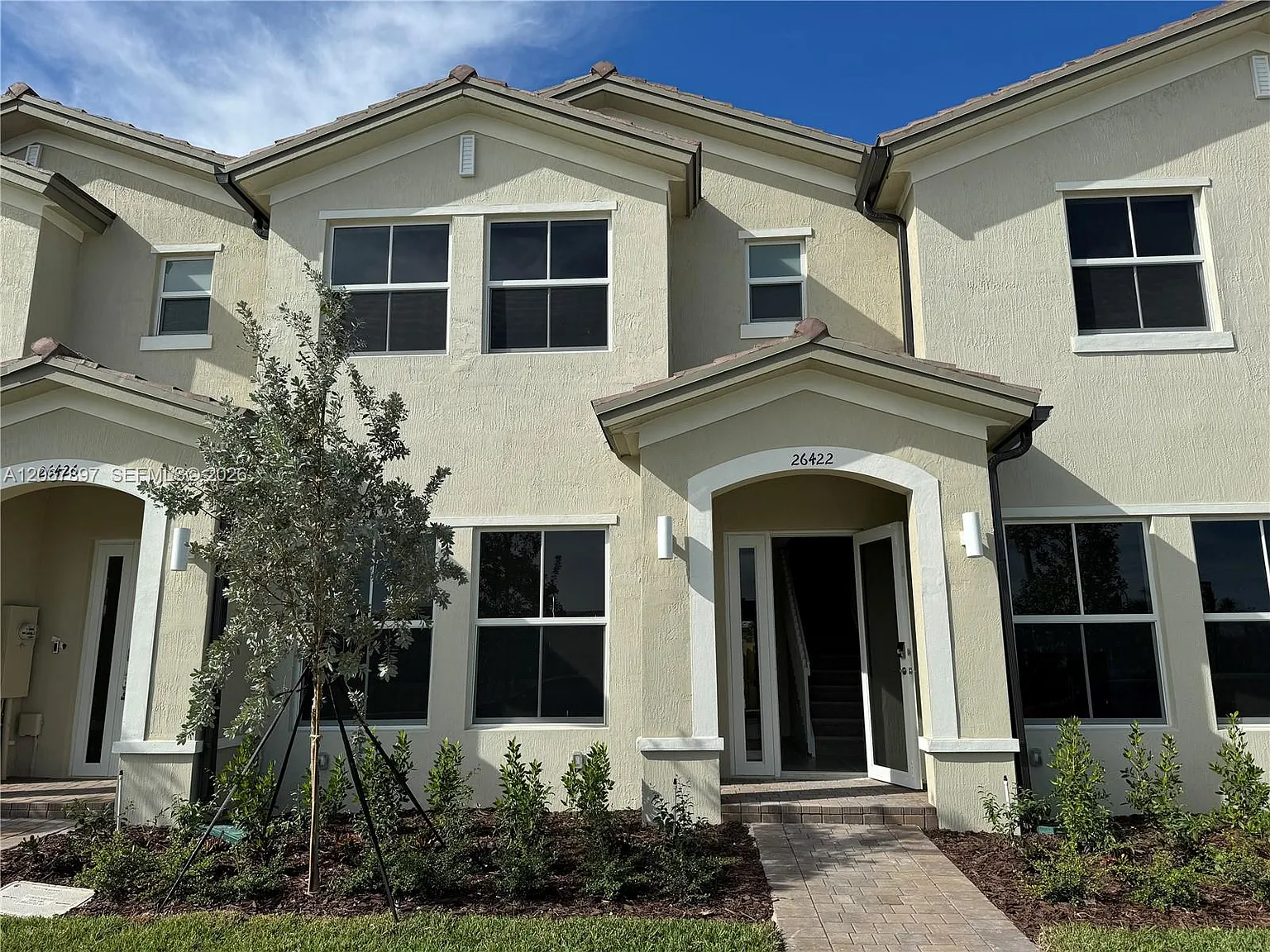 3 bed, 2.5 bath, 1548 sqft, $2,750 — Photo 2