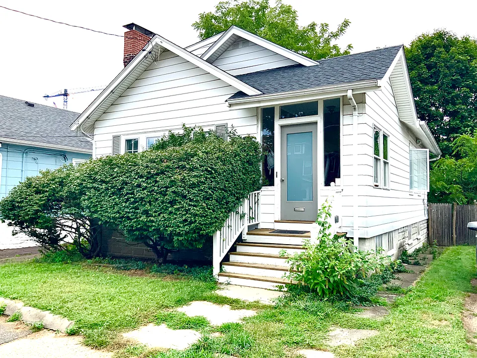 67 Hume Ave
