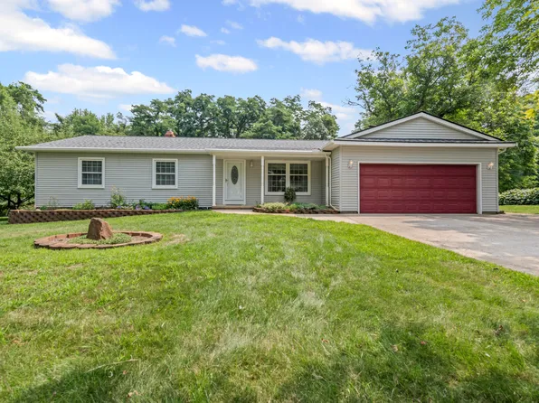9363 Silverside Dr, South Lyon, MI 48178