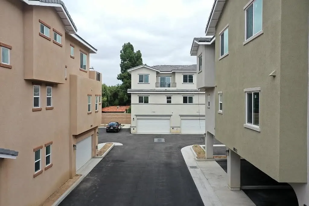 2 bed, 1518 sqft, $3,395 — Photo 3