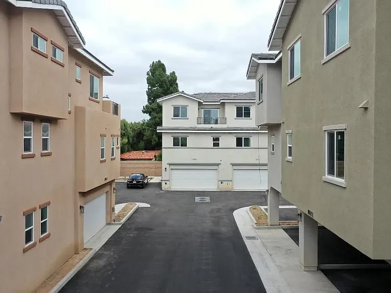 11752 Mount Fuji Ct — Photo 3