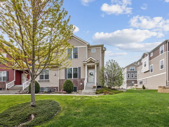 7790 Madelyn Creek Dr, Victoria, MN 55386