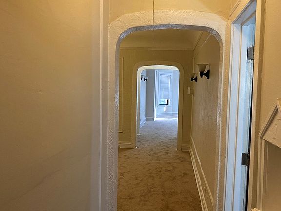 4th image of 2726 W Argyle St #1