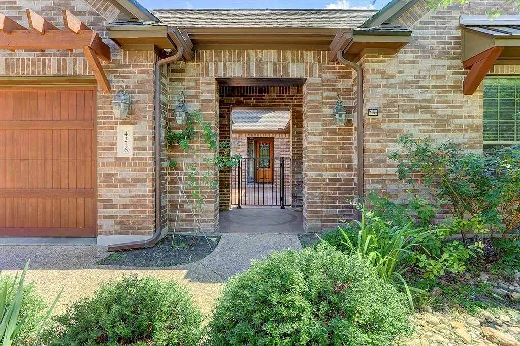 4 bed, 3.5 bath, 3169 sqft, $3,300 — Photo 2