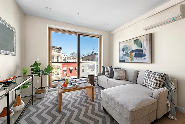 Sold by Nest Seekers International | media 9