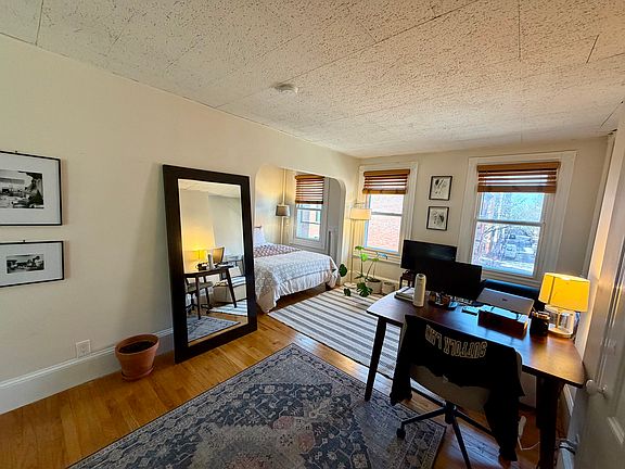 4th image of 32 Irving St APT 4