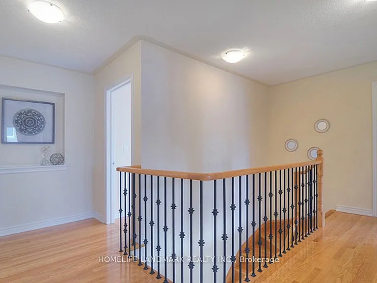 8 Farmhouse Cres — Photo 6
