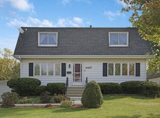 4447 Stonewall Ave, Downers Grove, IL 60515