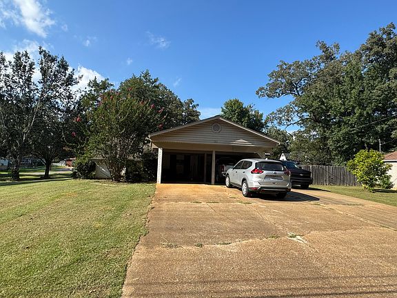 3rd image of 101 Whitaker Dr