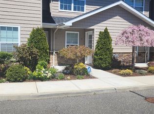 723 Carman Ave APT 14, Westbury, NY 11590