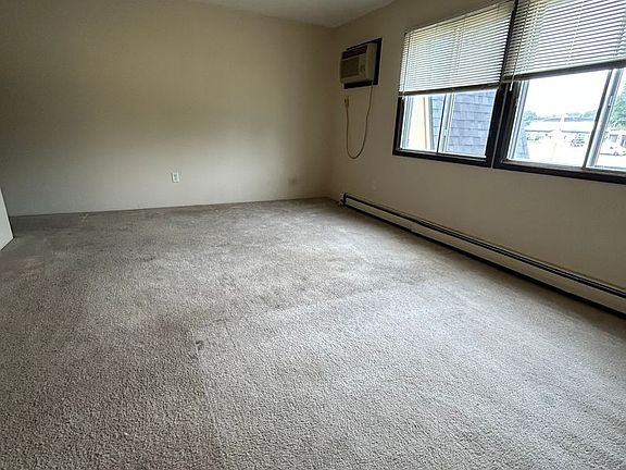 2nd image of 614 Knoll Dr APT 5