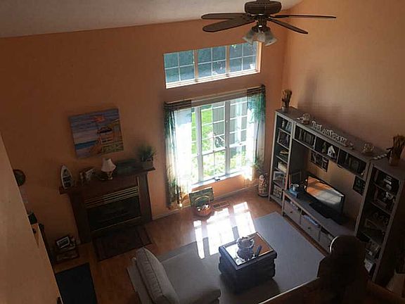 3rd image of 815 Cobblestone Dr